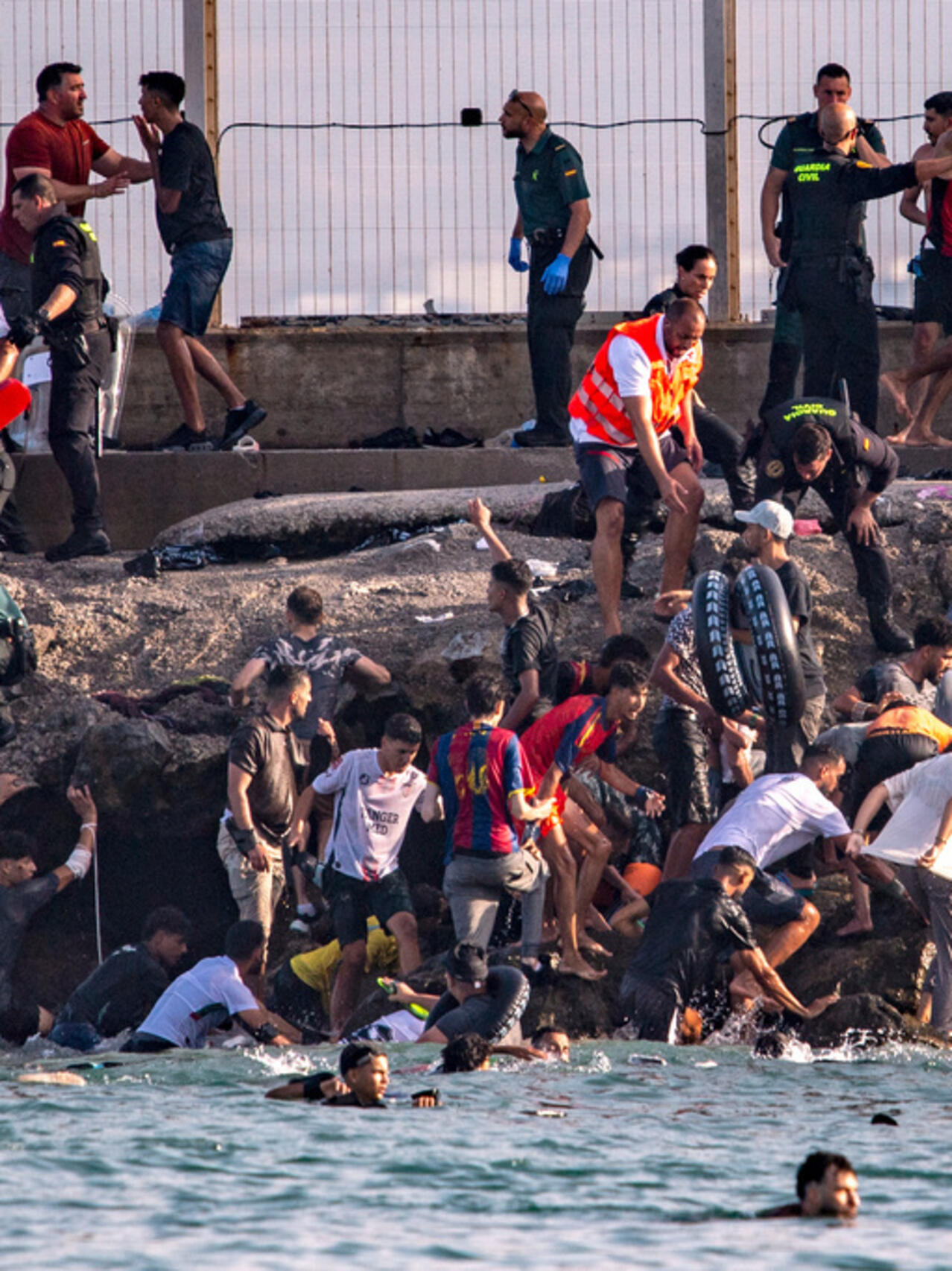 Ceuta sous forte pression migratoire : le Maroc, partenaire indispensable de l’Europe face aux traversées clandestines