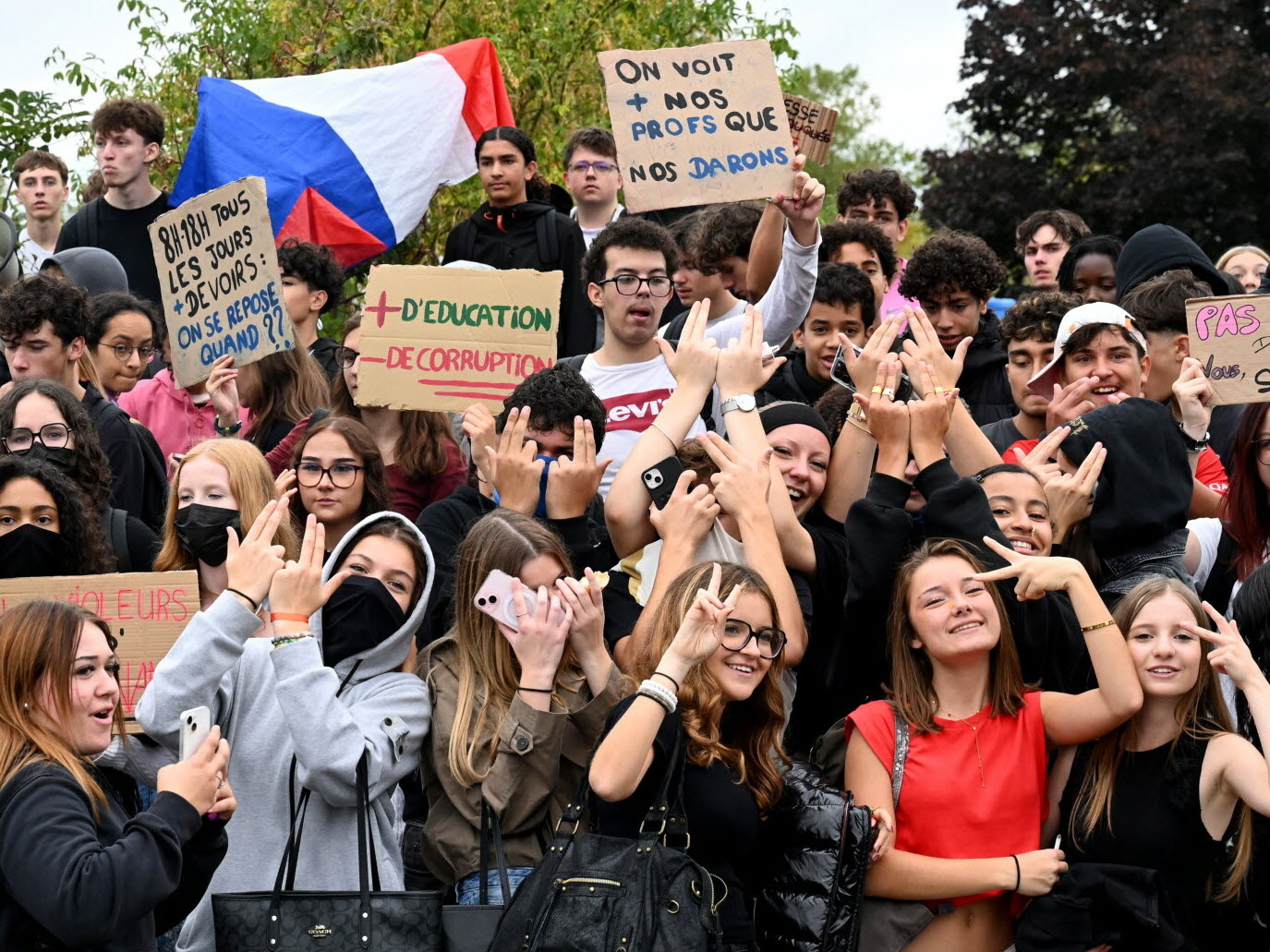 France : manifester est un droit, dégrader est un délit — l’appel de MMNEWS aux jeunes MRE