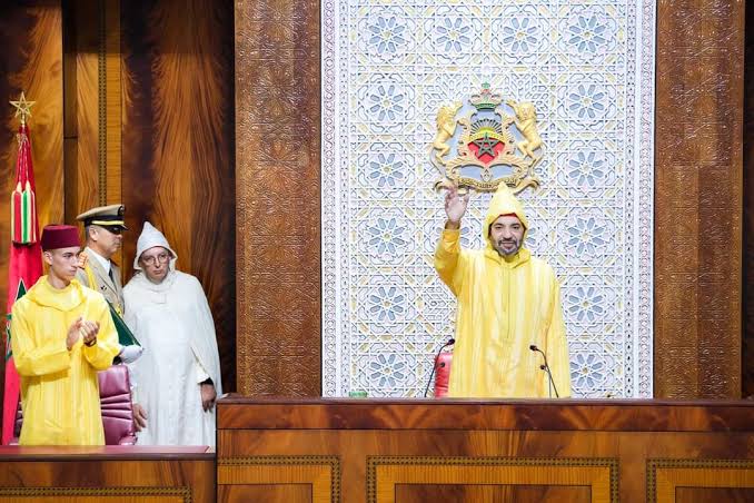 Discours royal : au Maroc, la feuille de route ; à l’étranger, le bras de fer migratoire